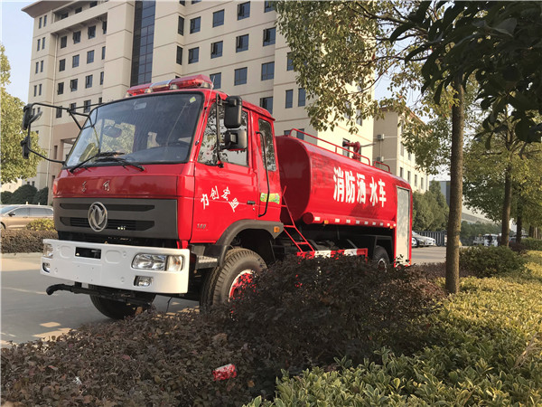 东风145水罐∕泡沫消防车（4-5吨）