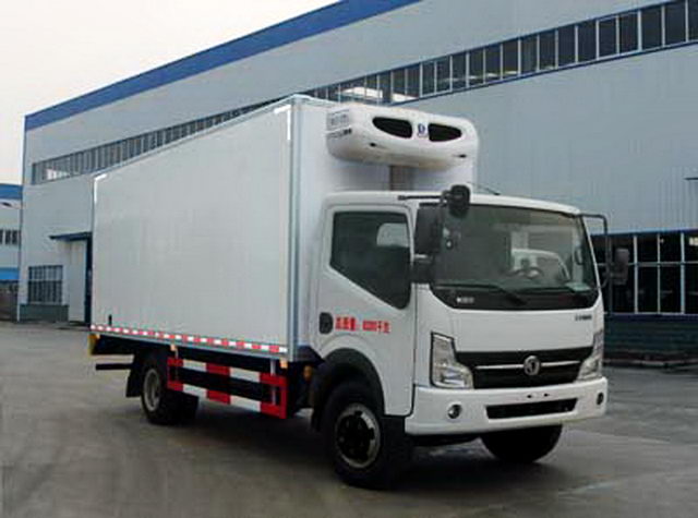 东风冷藏车4.5吨（厢长5.05米）