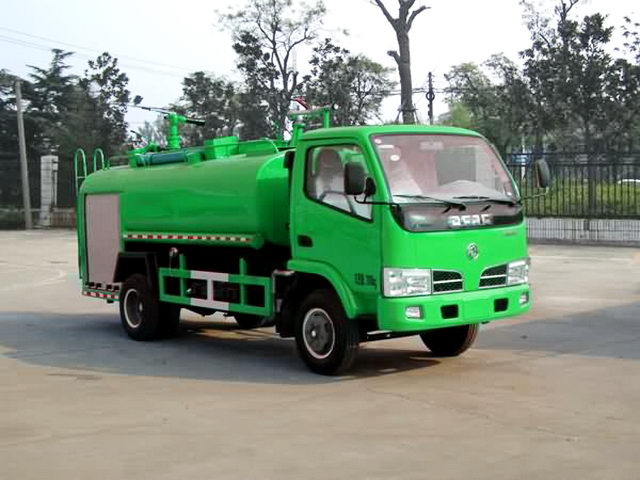 东风绿化喷洒车（4-5吨）