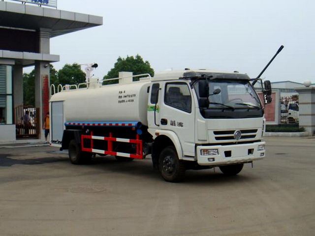 东风多利卡绿化喷洒车（6-8吨）